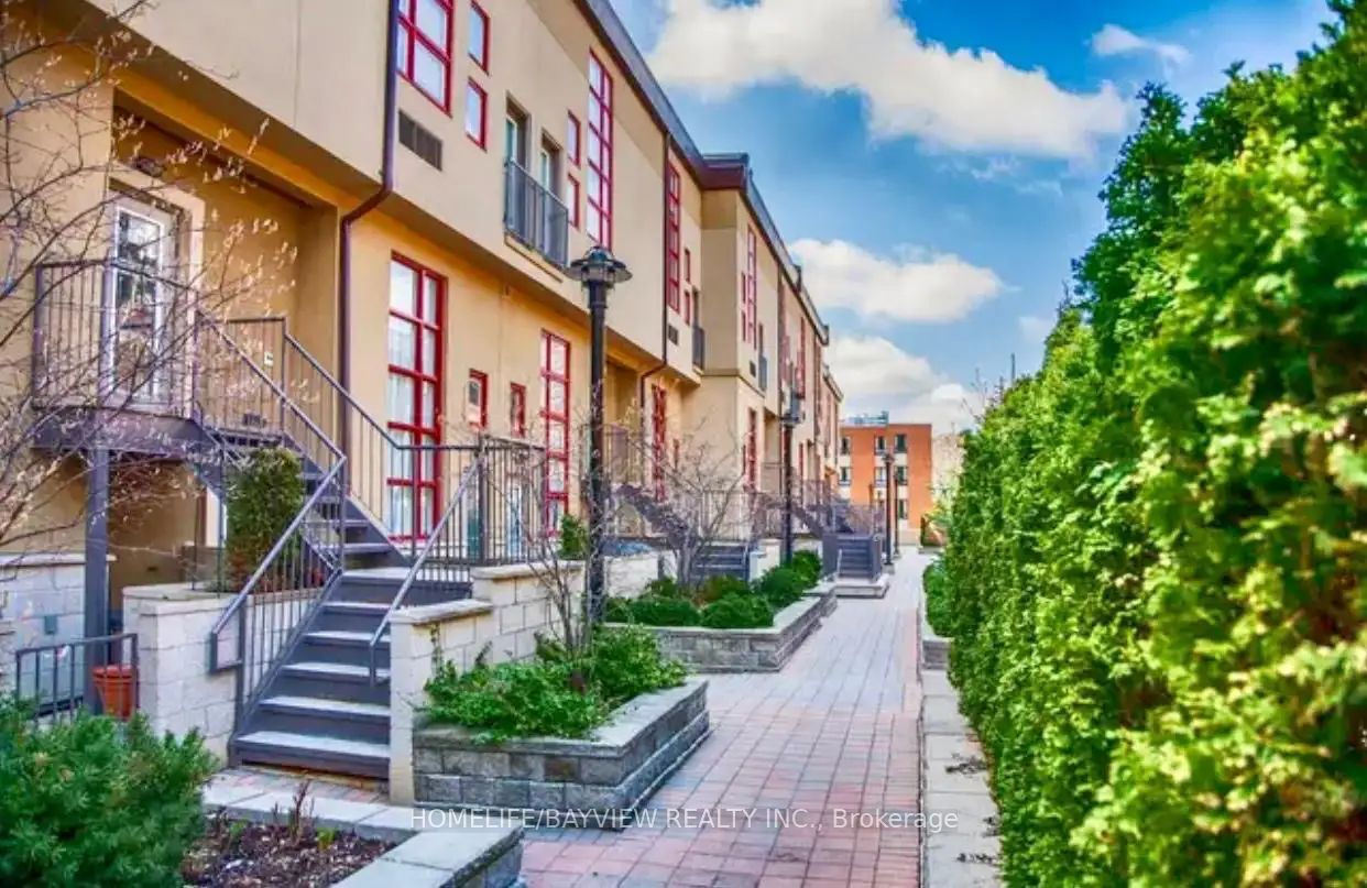 Earl Lofts, #202