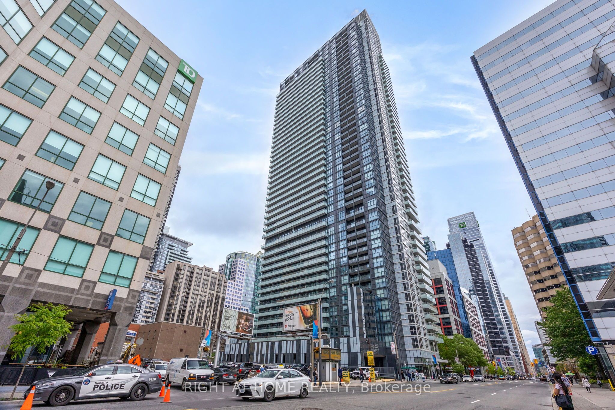 300 Front Street Lofts