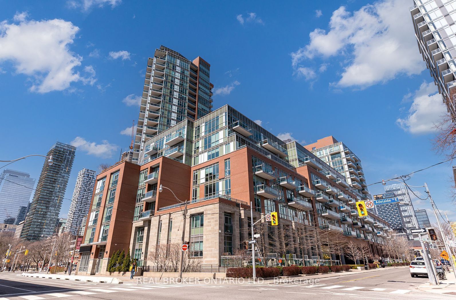 Vu Condos & Lofts