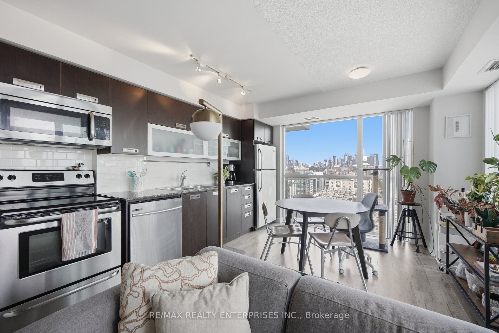 Vibe at Liberty Village Lofts, #1610