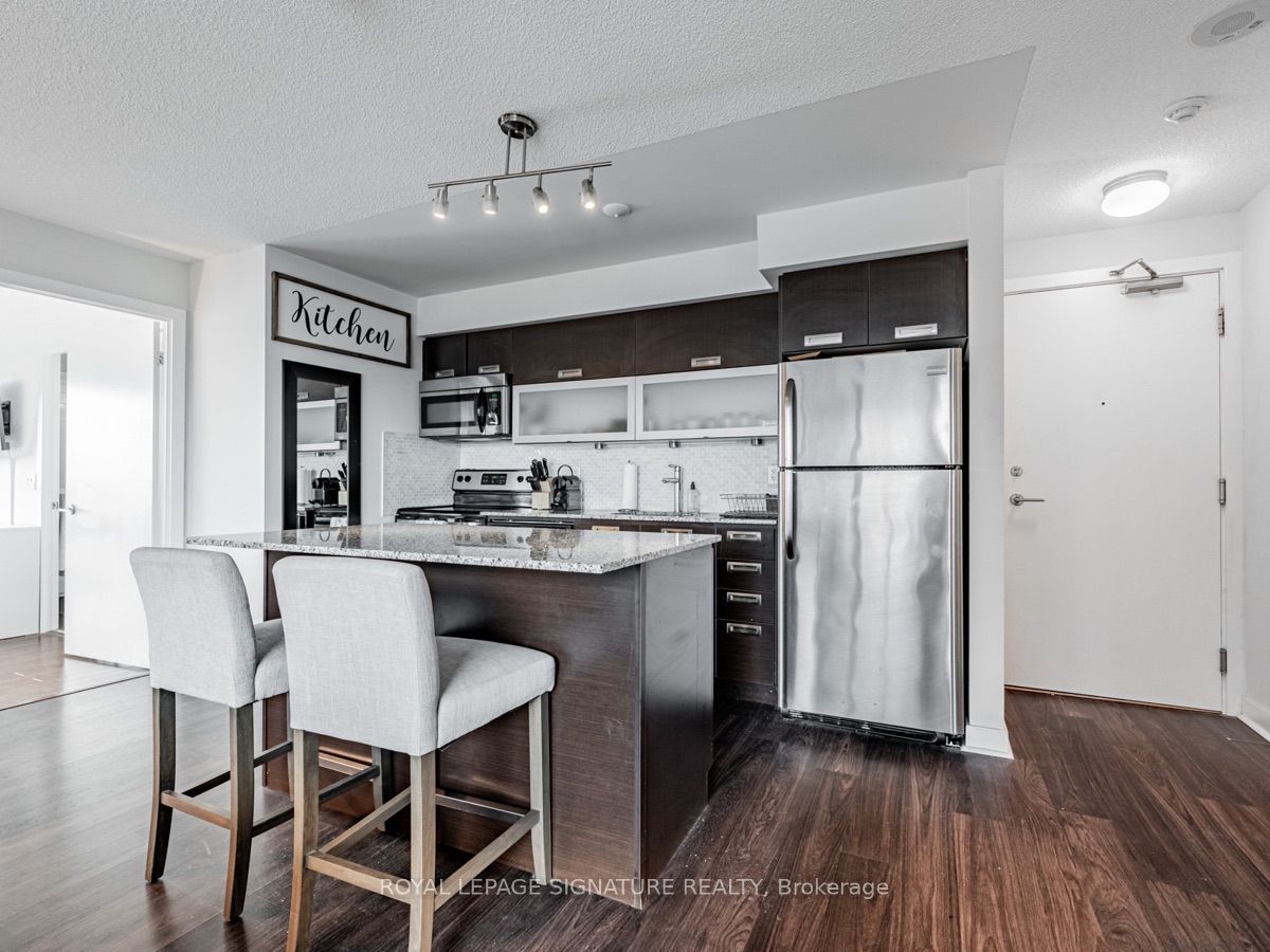 Vibe at Liberty Village Lofts, #907