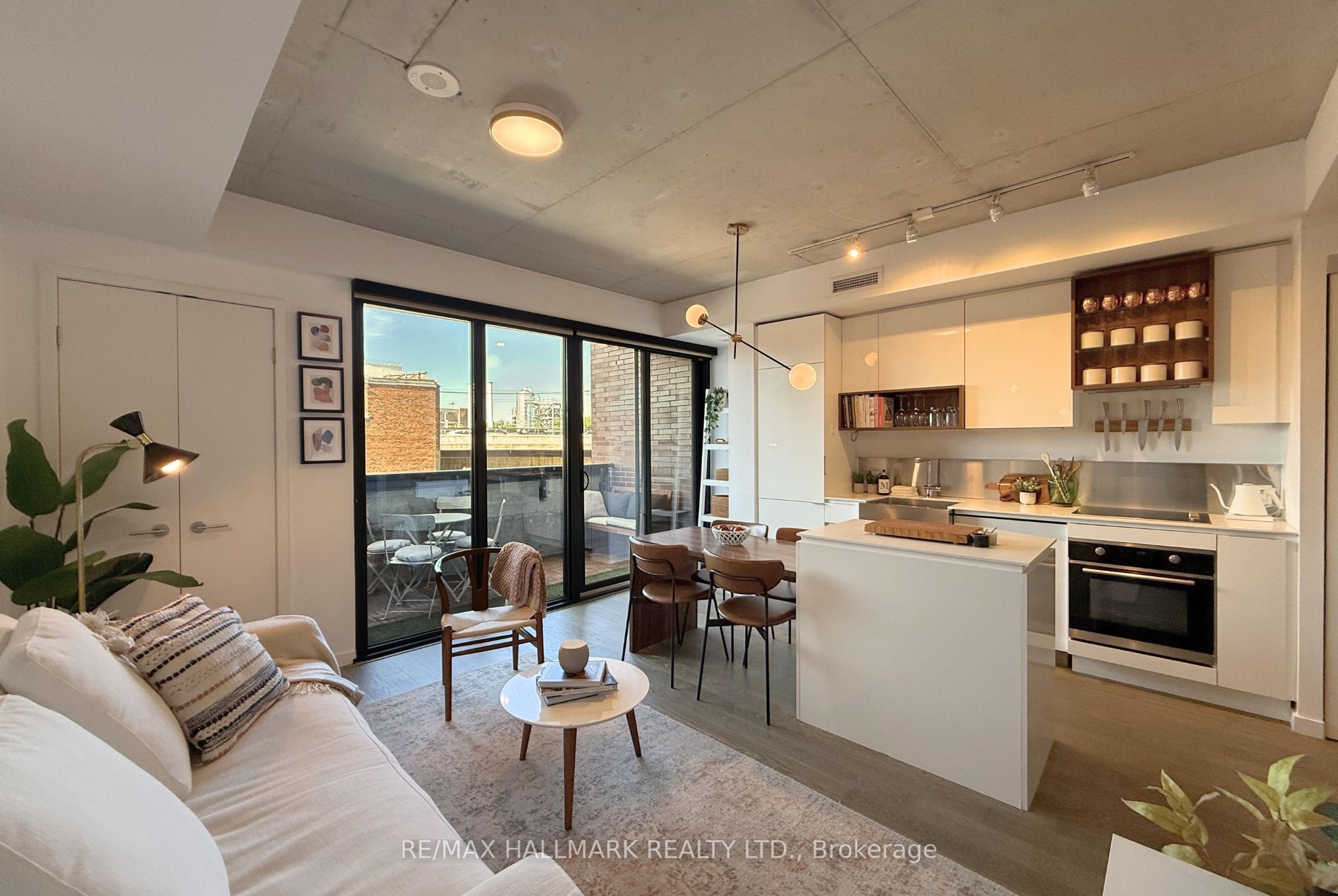 383 Sorauren Lofts