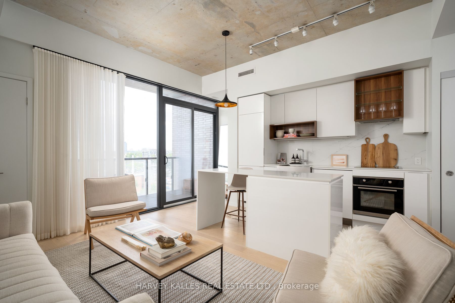 383 Sorauren Lofts, #809