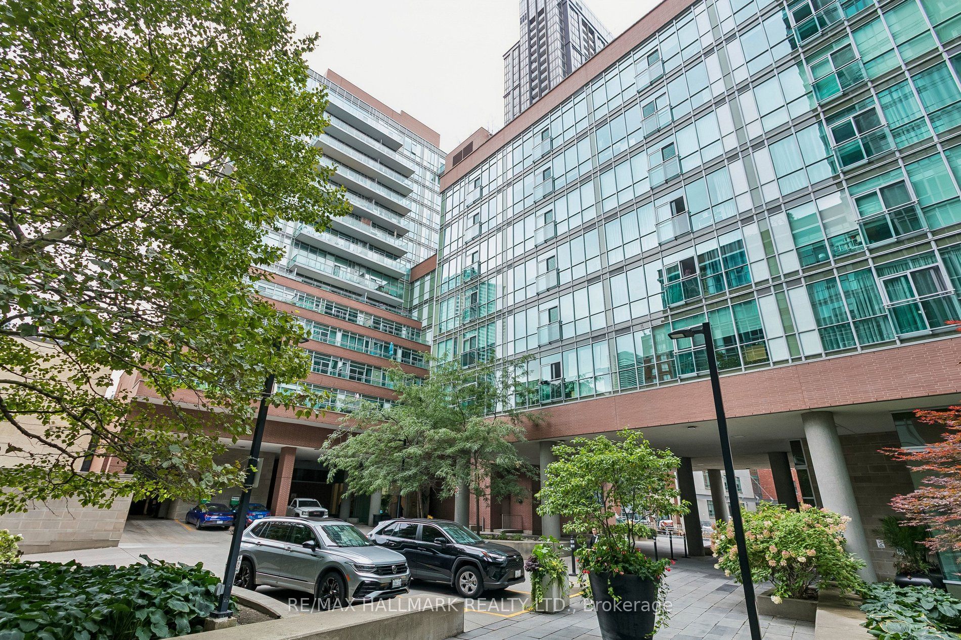 Vu Condos & Lofts