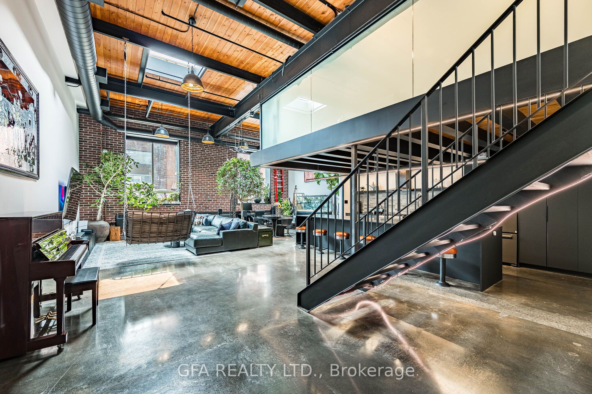 i-Zone Lofts