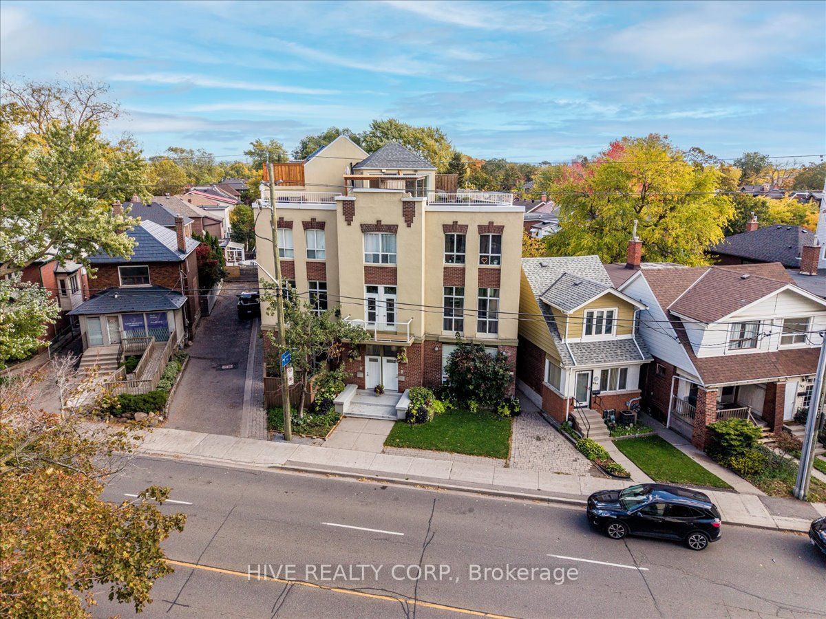 957 Broadview Lofts